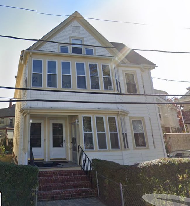 Building Photo - 26 Haskell St