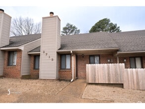 Building Photo - 3719 Lakeview Cove