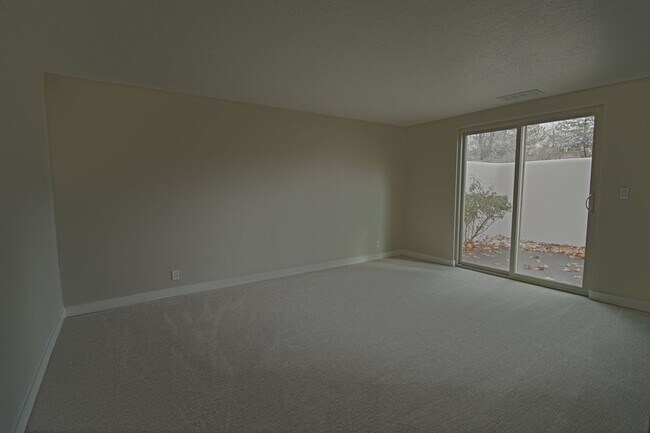 Foto del edificio - Newly UPDATED 3BD/2BA Available NOW!