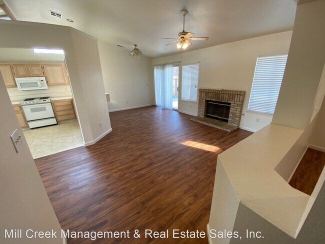 Foto del edificio - 2 br, 2 bath House - 2849 S. Tamarack