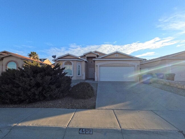 Building Photo - 4550 Hillsboro Loop