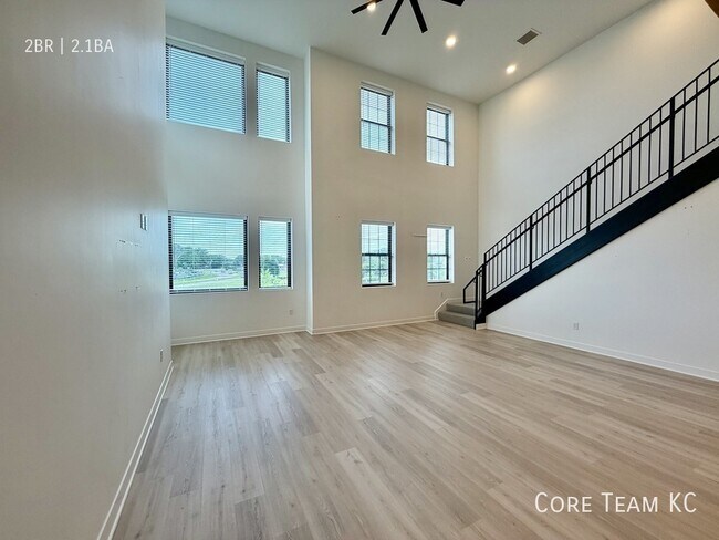 Building Photo - 2913 N Oak Trafficway