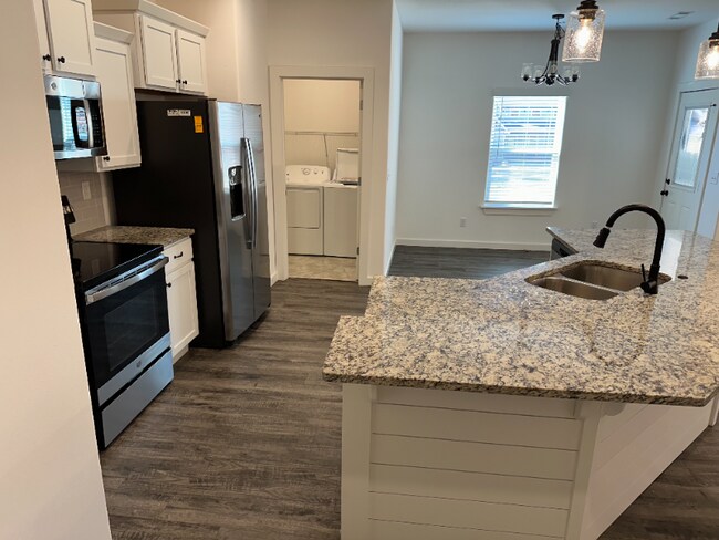 Foto del edificio - 5 Hawthorn Ln