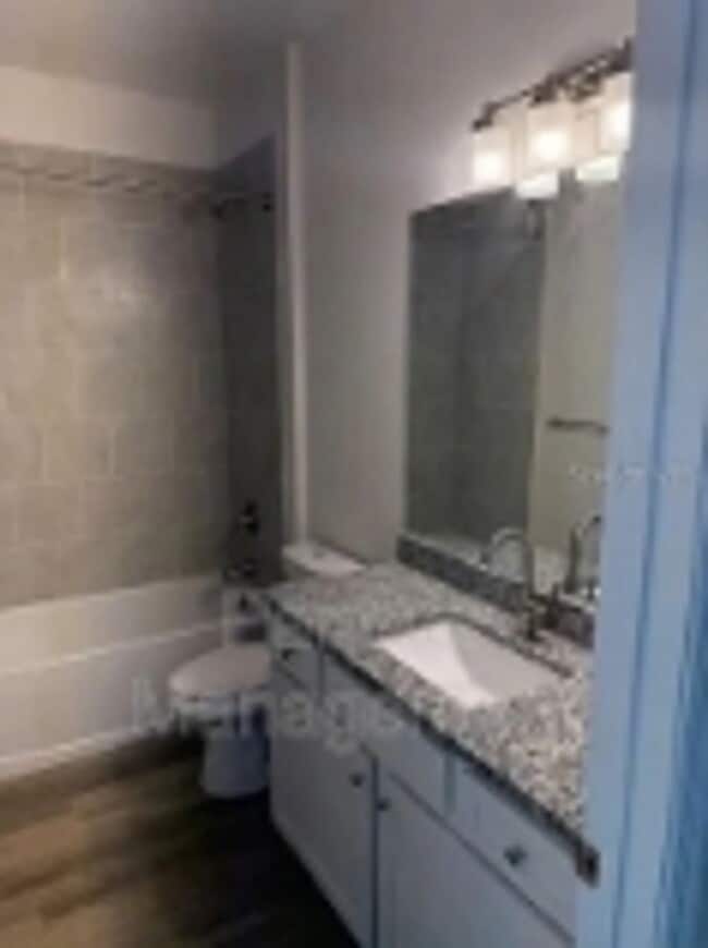 Building Photo - 7379 Helliwell St