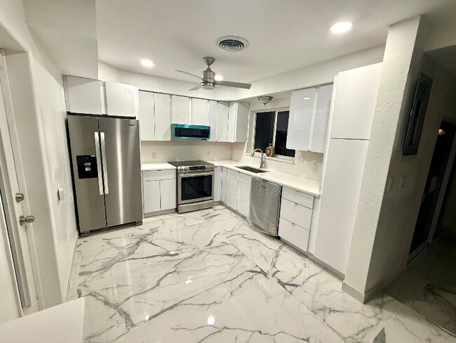 Foto del edificio - 2685 SE 5th St