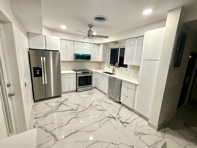 Photo - 2685 SE 5th St House