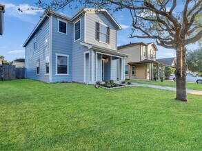 Building Photo - 8131 Chancewood Ln