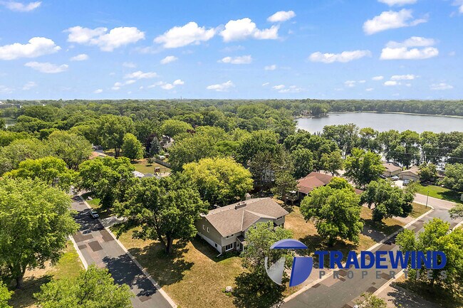 Building Photo - 7328 Rosewood Ln N