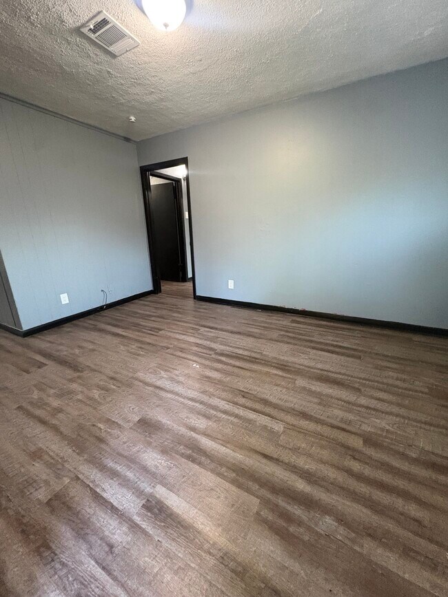 Foto del edificio - 9315 Oak Knoll Ln