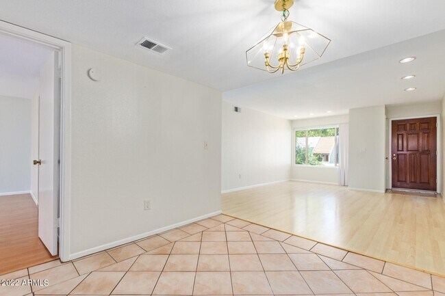 Foto del edificio - 1927 E Hampton Ave