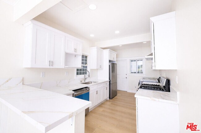 Foto del edificio - 1205 Oak Hill Ave