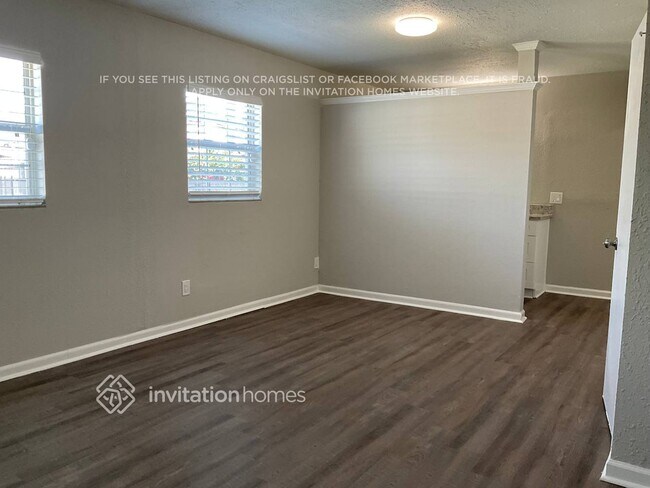 Building Photo - 5603 Santa Monica Dr
