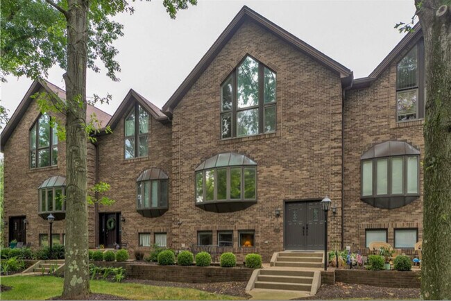 Building Photo - 10086 Mansion Dr