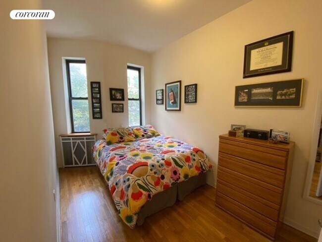 Foto del edificio - 156 W 75th St