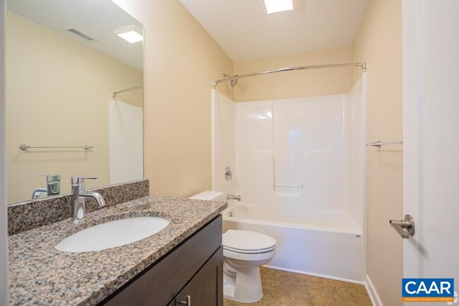 Foto del edificio - 630 Park Ln E