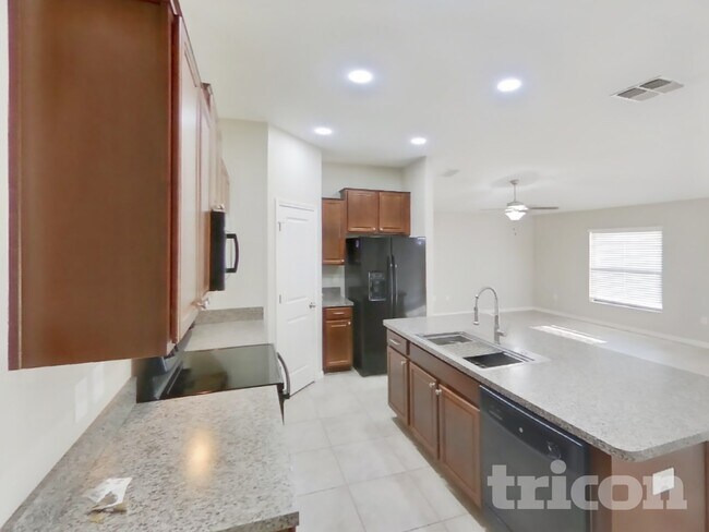 Foto del edificio - 14107 Covert Green Pl