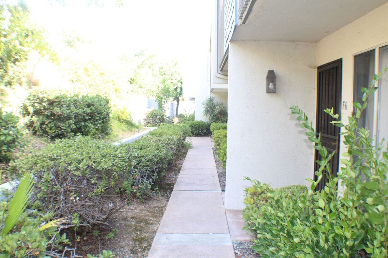 Foto principal - Beautiful 2Bd/1.5Ba Condo w/Washer/Dryer, ...