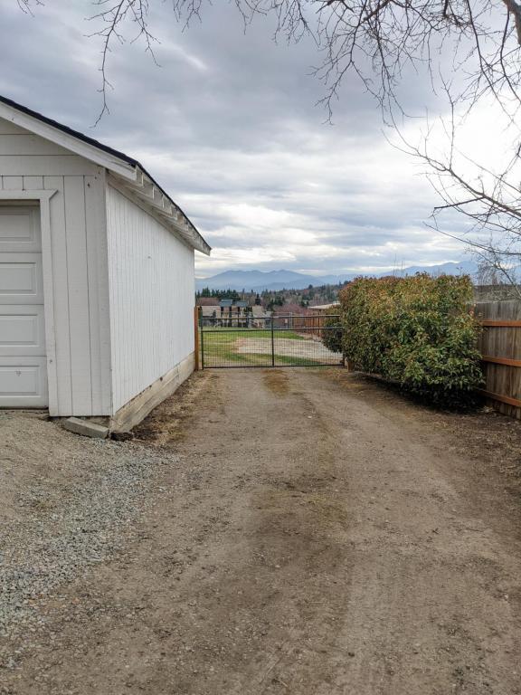 Building Photo - 3232 Lone Pine Rd
