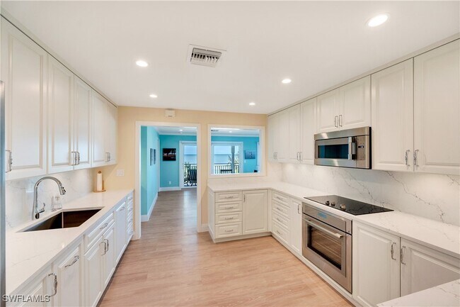 Foto del edificio - 1065 Gulf Shore Blvd N