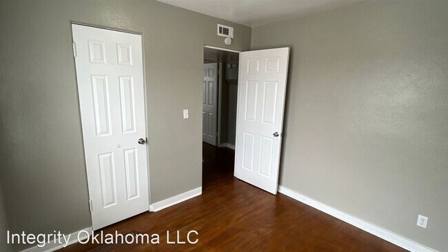 Building Photo - 2 br, 1 bath House - 2042 NW 25th 16E