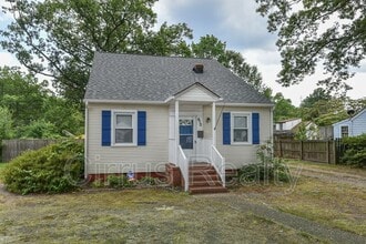 Building Photo - 610 Ellen Rd