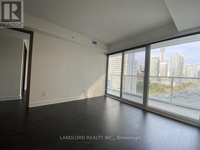 Building Photo - 17 Bathurst St