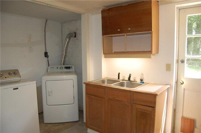 Foto del edificio - 649 Kenilworth Cir