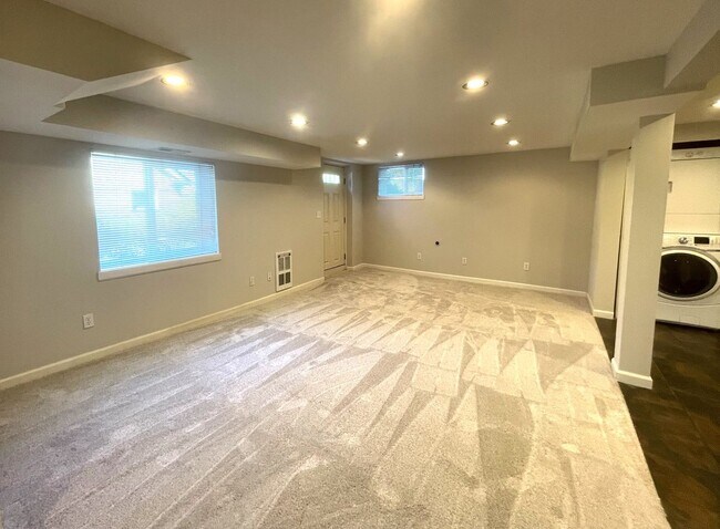 Foto del edificio - 4725 35th Ave SW