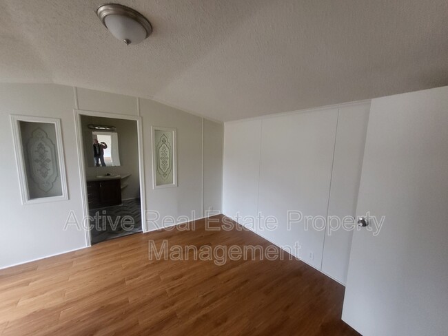 Building Photo - 2211 Dort Hwy