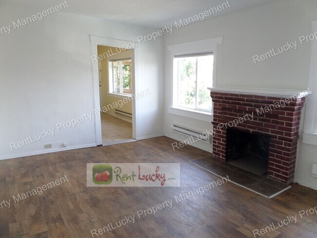 Foto del edificio - 6523 35th Ave SW
