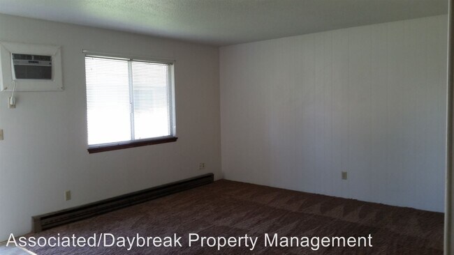 Building Photo - 1325 S 34th Ave