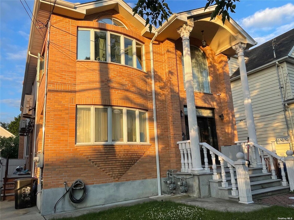 Foto principal - 48-19-48207 207th St