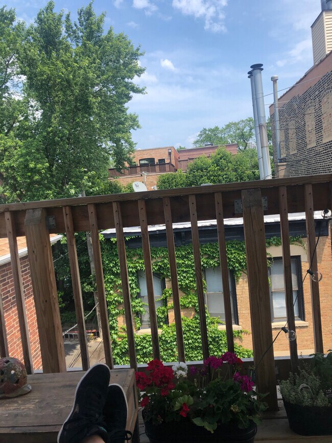 Foto del edificio - 1839 N Halsted St