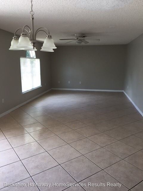 Building Photo - 4 br, 2 bath House - 744 Paris Dr