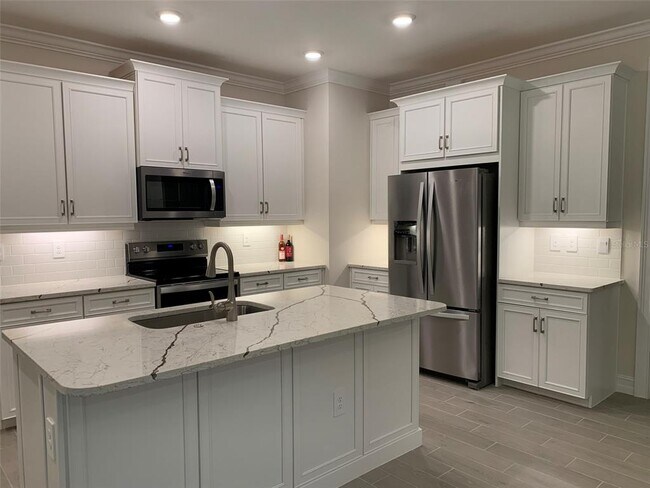 Building Photo - 309 Palestro St