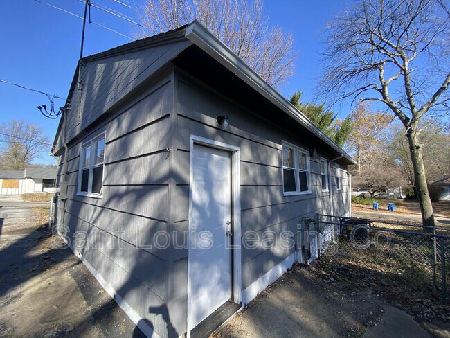 Foto del edificio - 1658 Kappel Dr