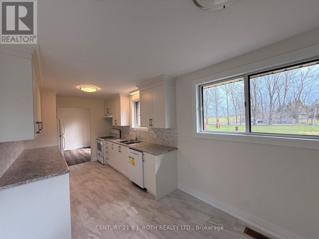 Building Photo - 48 King St