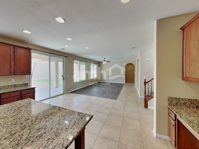 Foto del edificio - 627 Blue Snow River Ct