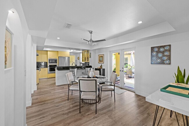 Building Photo - 360 NE Wavecrest Way