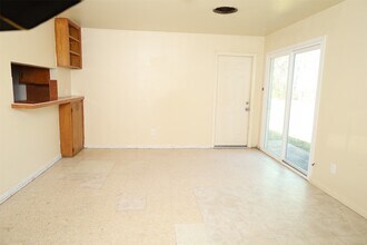 Building Photo - 13207 Santa Teresa Rd