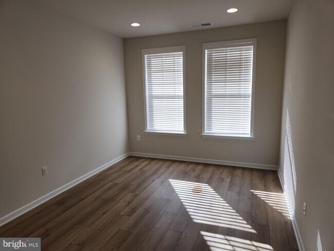 Building Photo - 13440 Petrel St
