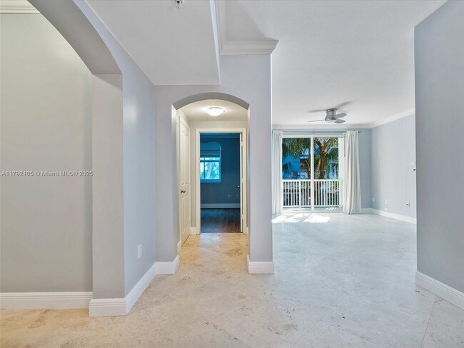 Foto del edificio - 9172 Collins Ave