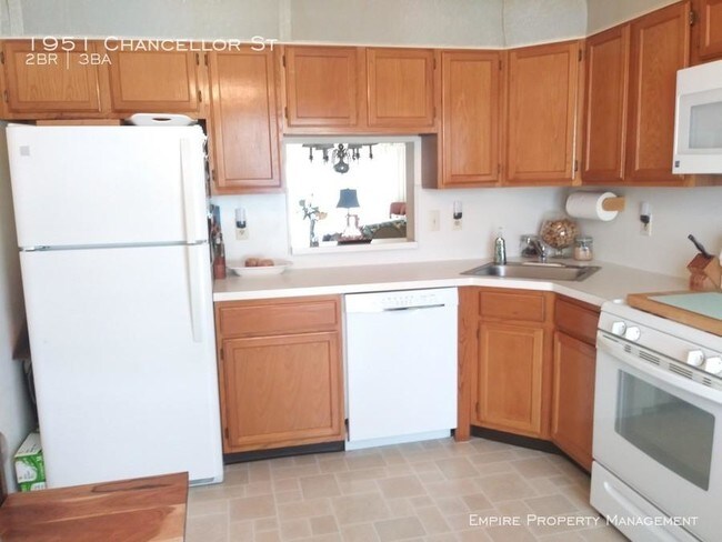 Building Photo - 2 bedroom in Hellertown PA 18055