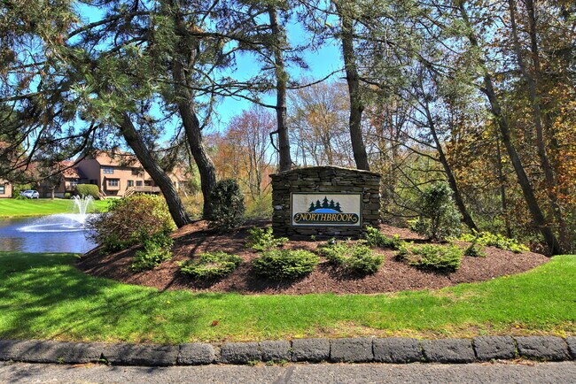 Building Photo - 14 Rosewood Cir