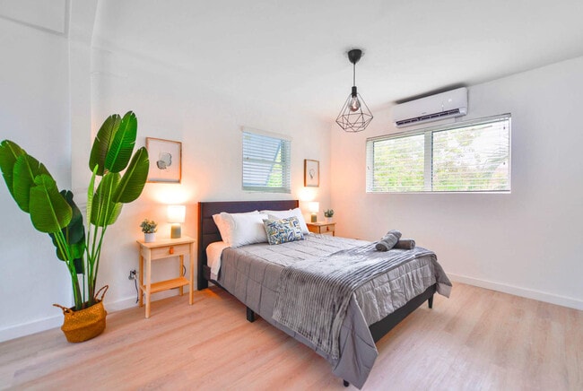 Foto del edificio - 515 NE 82nd St