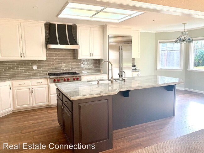 Building Photo - 5 br, 3.5 bath House - 16566 Topping Way