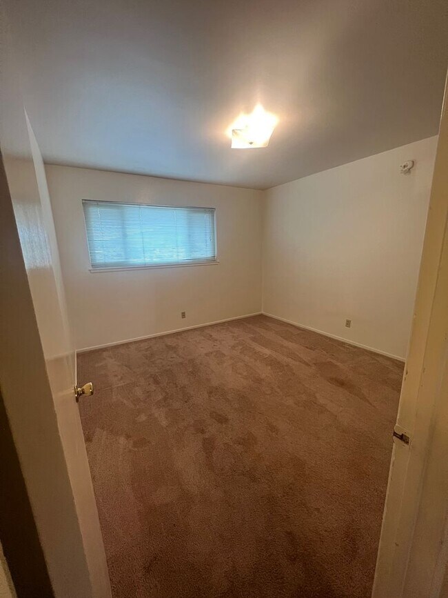 Foto del edificio - Two bedroom one bath apartment in Milpitas...