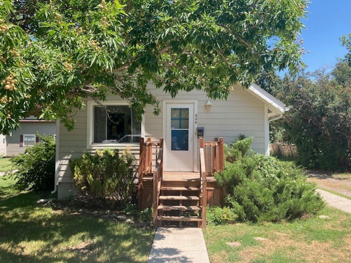 Foto principal - 520 N Black Ave