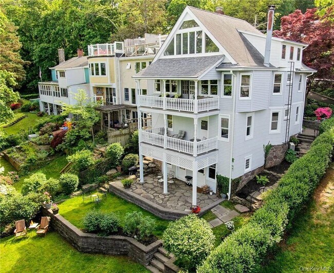 Foto del edificio - 142 Hudson Terrace