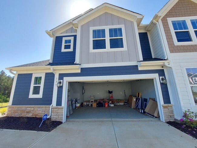Building Photo - 214 Grange Valley Ln